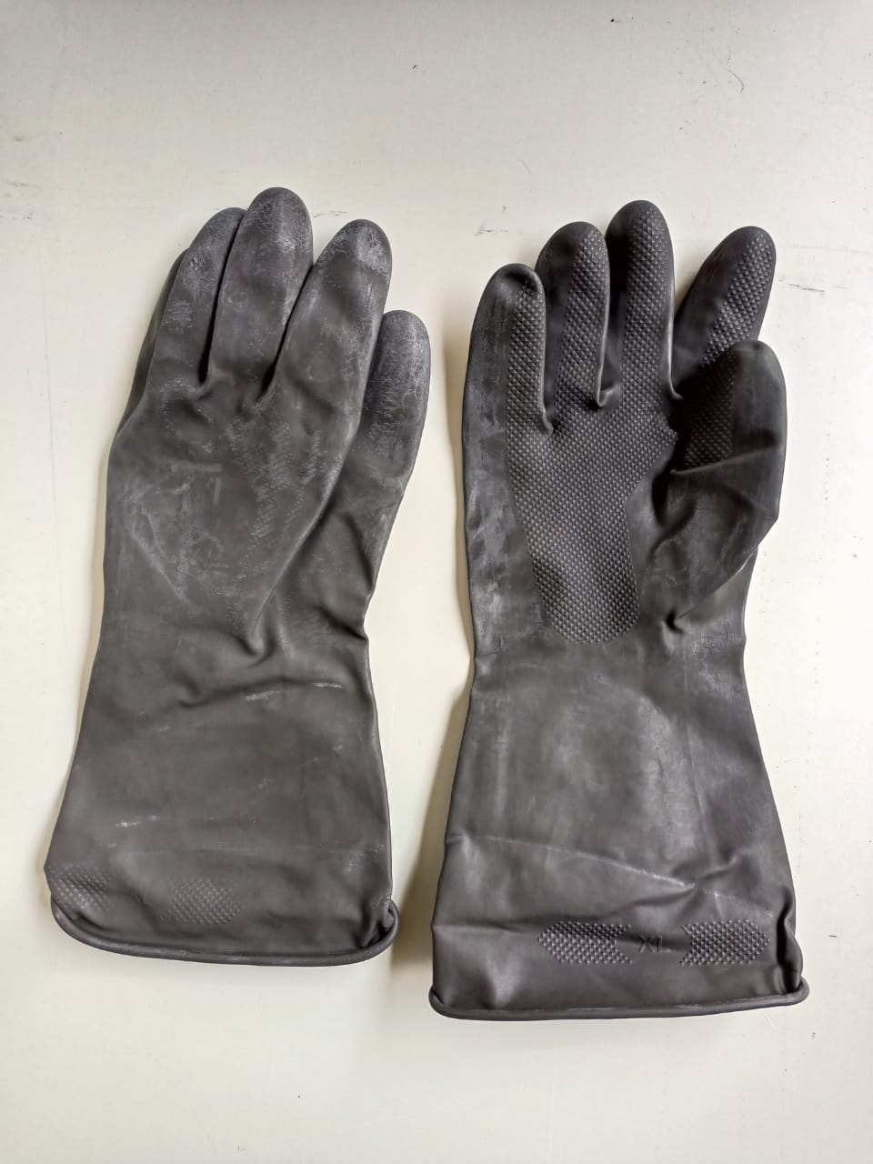 Rubber glove